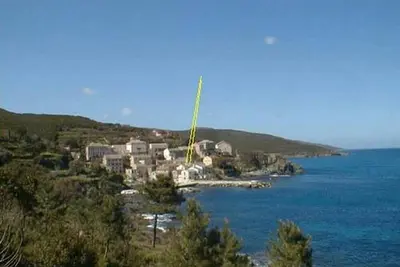 Image de Porticciolo: A 15 mètres de l'eau, dans un village de rêve, la mer à la campagne, maison meublée avec soin, plage 5 minutes à pied.