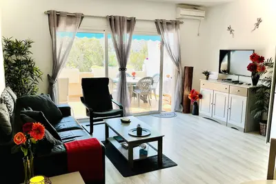 Image de Grand appartement de 2 chambres avec piscine sur le toit, Puerto de Mogan. Uk Tv et WiFi
