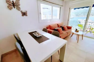 Image de Apartment in the first sea line. Ideal for families.