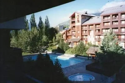 Image de Bel appartement rénové de 6 personnes dans résidence avec piscine d'été.