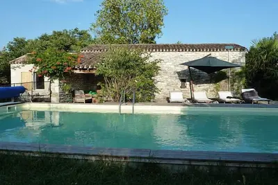 Image de Sud PÉRIGORD Demeures de Charme Vacances Ecoresponsables GRANDESPiscines Privées