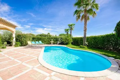 Image de Piscine Privee & Poolhouse Standing Calme 2 km Mer Plage \"L'Olive Bleue Cogolin\"
