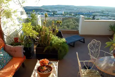 Image de Penthouse avec terrasse, garage, Aa \/ Ac, Wifi gratuit, Tv satellite. au centre de Jerez