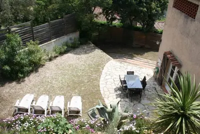 Image de Grand T2 indépendant en rez de villa vue Cap canaille avec jardin privatif