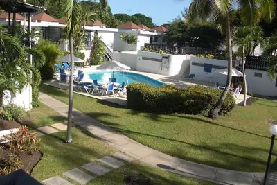 Appartement de vacances avec belle vue sur le parcours de golf et la piscine