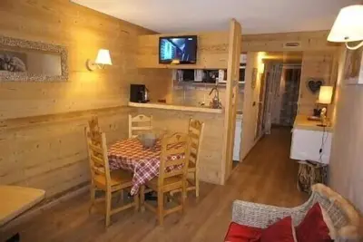 Image de Arc 1800, bel appartement 5pers, style chalet, superbe vue sud ouest, départ pistes