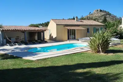 Image de Villa  6 Pers. Avec Piscine Couverte, Jardin, Terrasse, SITUÉE Proche Des Plages
