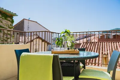 Image de Appartements de charme dans Centre-ville, 100 m de la plage