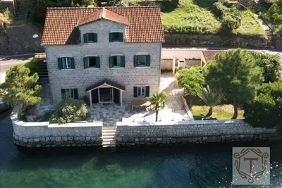 Image de Seafront Villa Toma 10 personnes