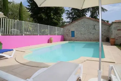 Image de Maison ancienne, charme et calme assuré. Pour huit personnes