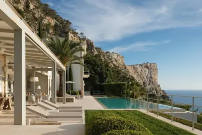 Image de Villa luxueuse avec vue sur la mer et couchers de soleil tout au long de l'année