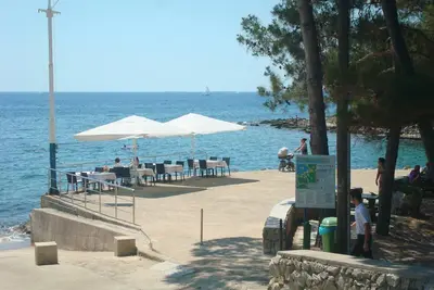 Récemment rénové et meublé 4 étoiles, à proximité de la plage et du centre