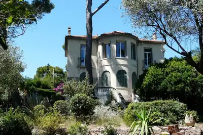 Image de Tout A Pieds T4 classé 3*dans villa avec Parc et vue mer