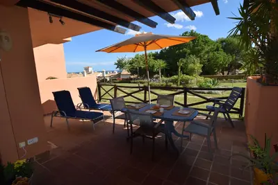 Image de Luxueux Appartement rez de chaussée dans un complexe de vacances accueillant ainsi Garded