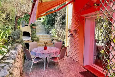 Image de Calme réel et vraie proximité! : 3 pièces en rez-de-jardin de villa à Antibes