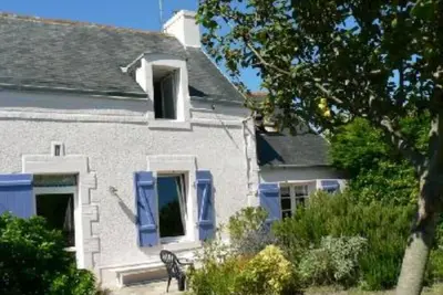 Image de Maison bigoudène, à quelques pas de la plage de Lesconil, dans un îlot de verdure