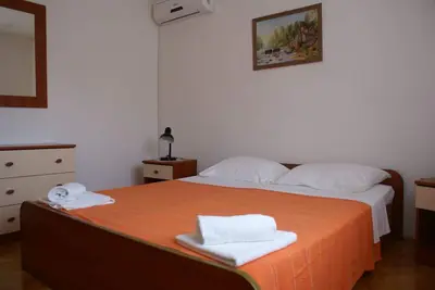 Image de Appartement avec air conditionné, Tv satellite - 550 mètres de la plage la plus proche