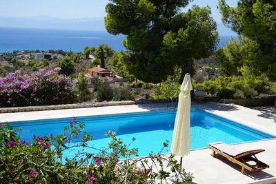 Image de Une villa de deux-maison avec vue à couper le souffle pour la détente et le plaisir
