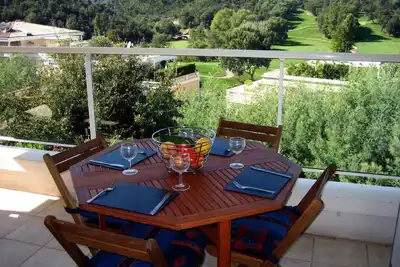 Image de Cannes \/ Mandelieu Lux apt. Bassin; Wifi; Sat Tv; Clim; Le golf; 3 piscines. Proche des plages
