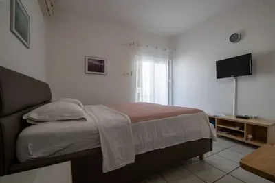 Studio pour 2 avec balcon directement sur la plage, ap. 4