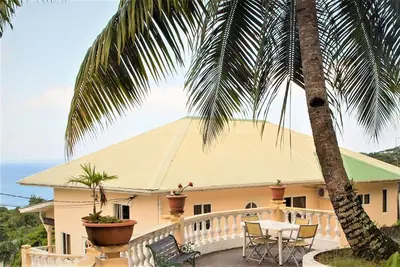 Image de Grande maison de vacances sur Beau Vallon