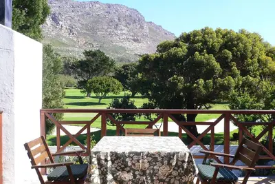 Image de Appartement d'amis indépendant surplombant le parcours de golf