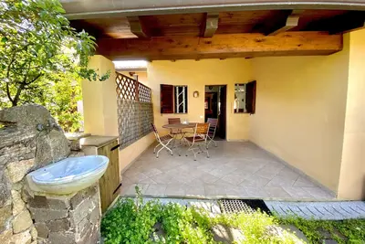 Image de Belle maison mitoyenne avec piscine, jardin - à seulement 300m de la plage