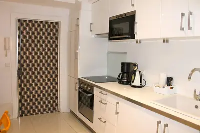 Image de Appartement moderne dans le centre de la vieille ville d'Antibes