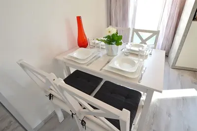 Image de Appartement moderne de 2 pièces dans l'espace spa - balcon, connexion Wi-Fi gratuite, télévision, près du centre-ville