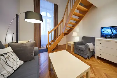Image de appartement confortable dans le centre, mais calme