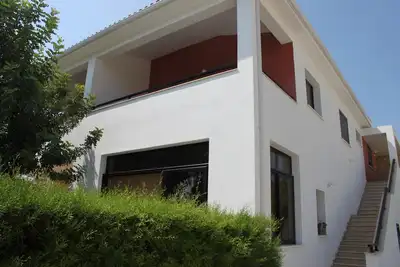 Image de Deux très grand appartement, lumineux avec jardin privé, piscine et barbecue