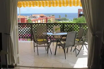 Image de Villa de luxe avec vue sur la mer dans la sécurité Royal Palm Resort Pool