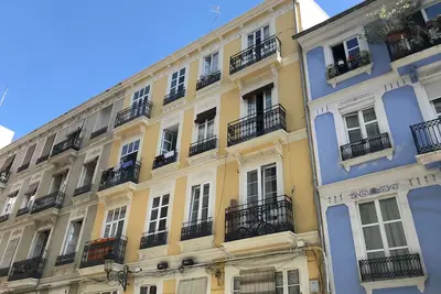 Image de Une deuxième maison dans le centre de Valence, avec un grand balcon