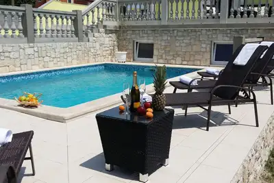 Image de Belle villa \/ appartement **** avec piscine, à 900 mètres de la mer, connexion Wi-Fi, barbecue