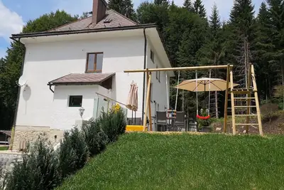maison de vacances romantiques au milieu de la belle Forêt de Bohême