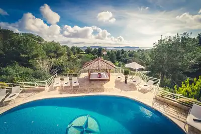 Image de Villa Buddha \/\/ 14-22 pers. \/\/ emplacement top au Km4
