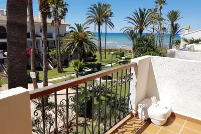 Image de 1ÂŞLĂnie! Directement sur la plage, vue sur la mer, piscine, climat, Wifi