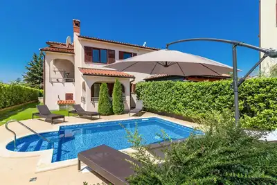 Image de Appartement pour 6 personnes avec piscine et beaux jardins