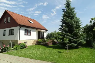 Image de Appartement 3 étoiles avec piscine, familial et convivial, avec chien, près du lac dans la nature