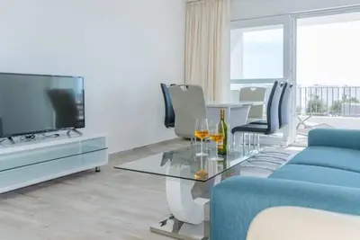 Image de Appartements d'une beauté fantastique à 2 minutes de la piscine de la plage dans la maison
