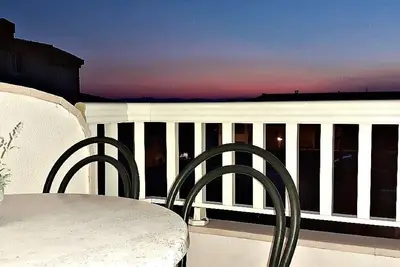 Image de Appartement \"Villa Bonaca\" avec un balcon ensoleillé avec vue sur la mer