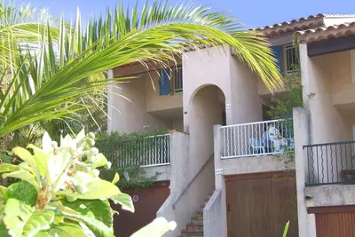 Image de Maison de 2 chambres pour 4 personnes. Hébergement pas cher sur le golfe de Saint Tropez