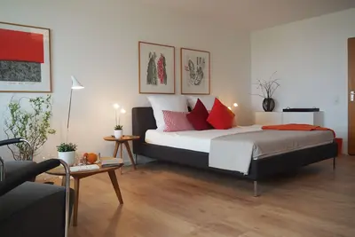 Image de Appartement exclusif et moderne avec balcon près de Mhh, Ini, Tui