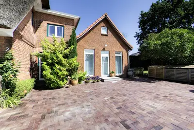 Image de Vacation home with large garden, children welcome