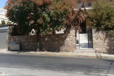 Image de Appartement villa, avec jardin, animaux acceptés, métro et bus à proximité, SuperMarkt.