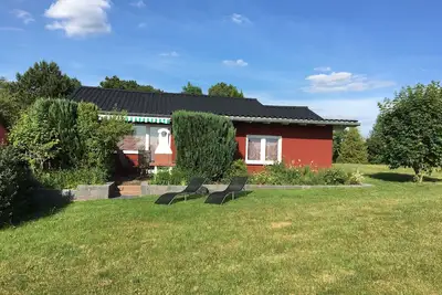 Image de Maison de vacances calme dans le Vulkaneifel, également avec un animal domestique.