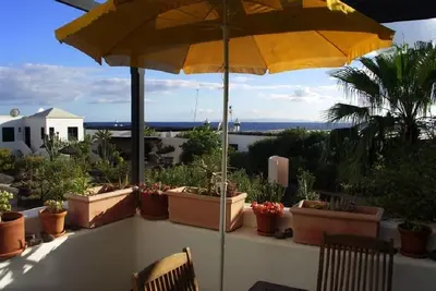 Image de Tropicana avec vue mer et jardin de rĂŞve! Proche de la plage (Ă seulement 150 m)!