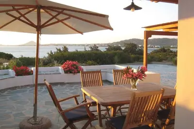 Image de Villa typique des Cyclades, Ă 60m de la mer avec vue sur Paros