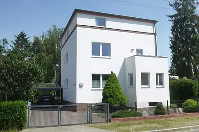 Image de Appartement près de l'eau à Berlin-Grunau \/ Regattatribünen