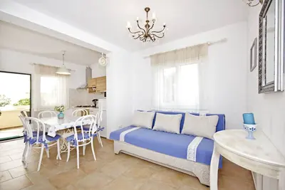 Image de Appartement confortable dans un quartier calme de Zaton, près de la plage / 100 m